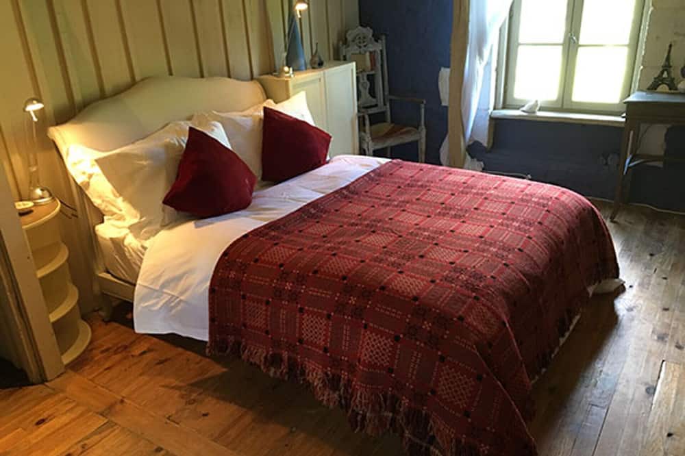 Photo of Bedroom in Issac