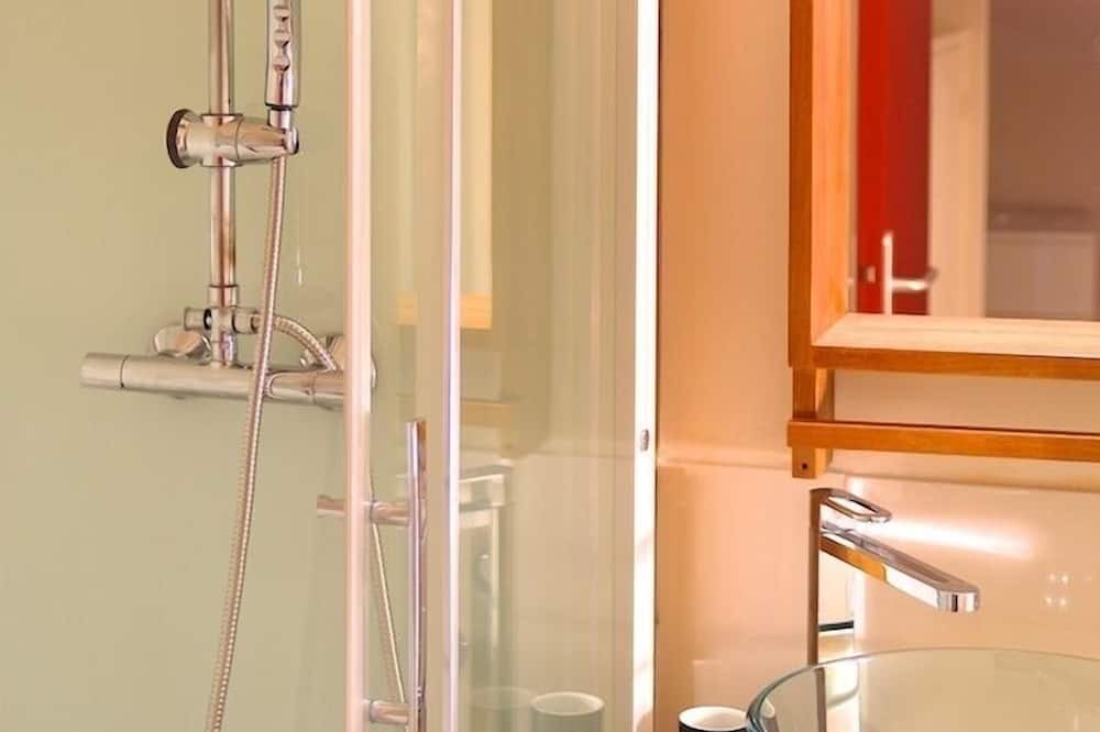 Photo of Bathroom in Hotel de Ville - Quinconces