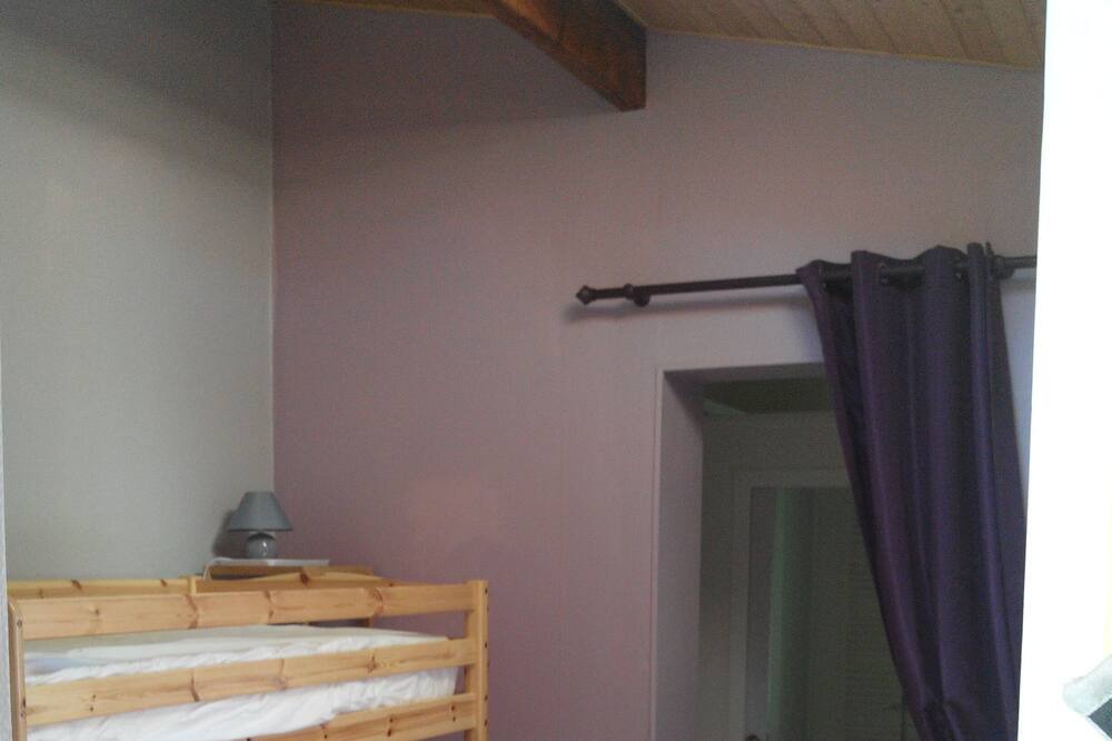 Photo of Bedroom in Thenon
