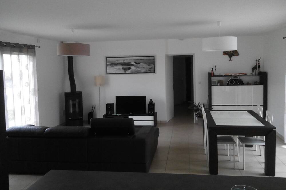 Photo of Livingroom in Ambares-et-Lagrave