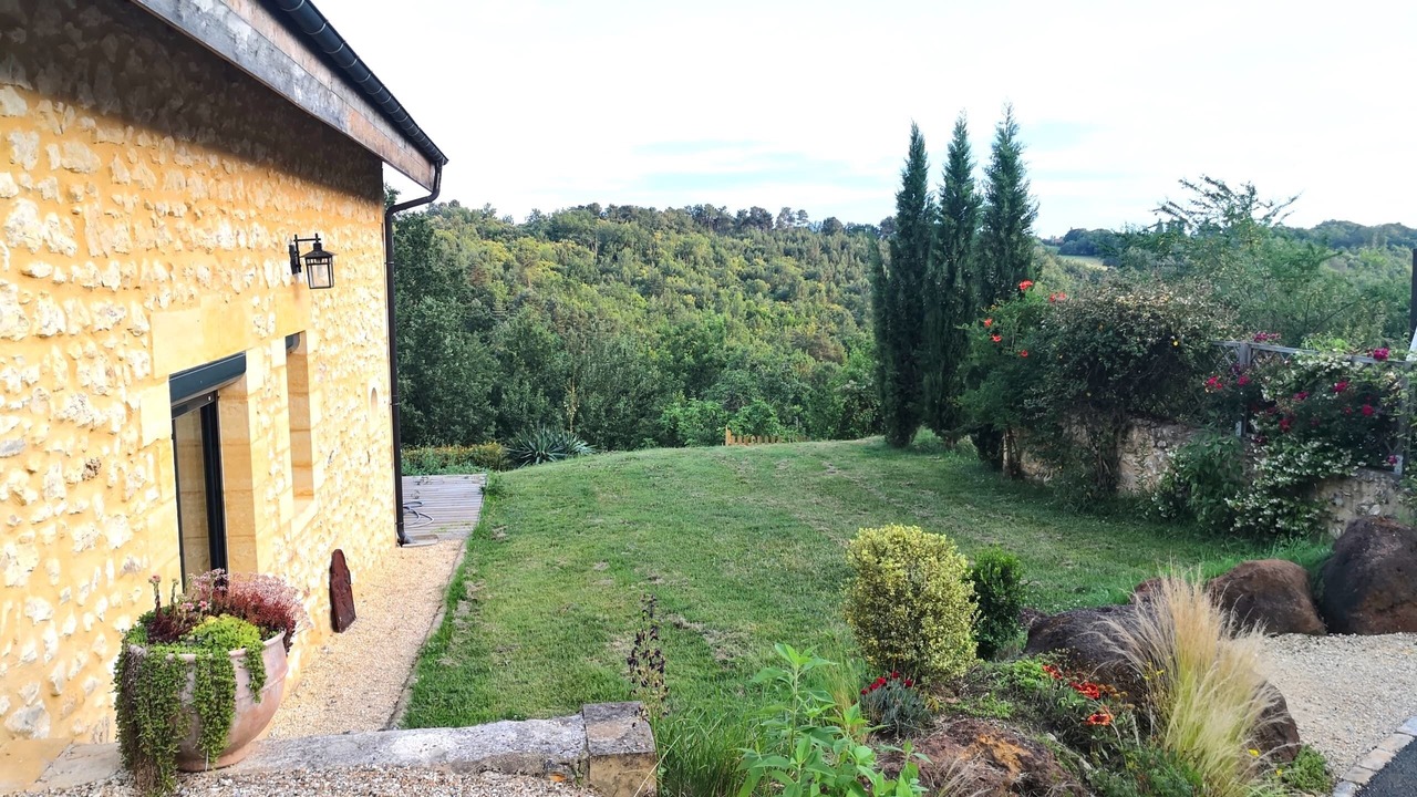 Photo of Outdoor in Rouffignac-Saint-Cernin-de-Reilhac