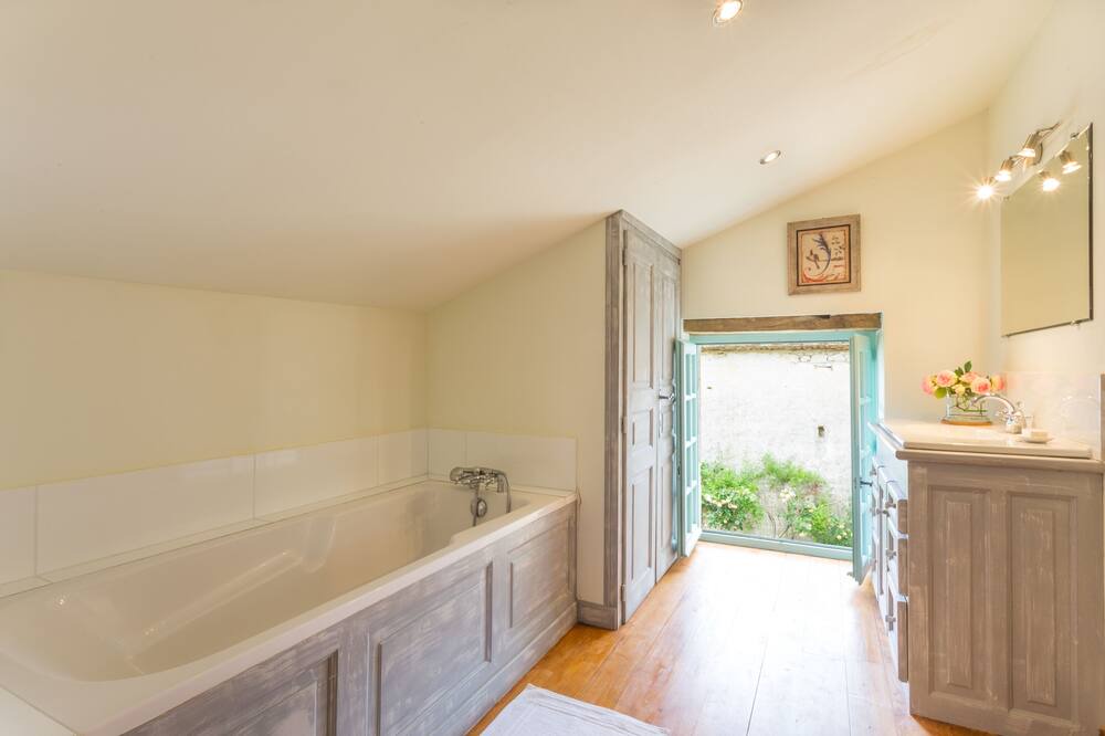 Photo of Bathroom in Saint-Aubin-de-Cadelech