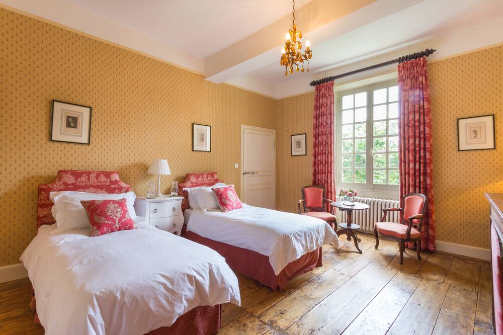 Photo of Bedroom in Saint-Aubin-de-Cadelech