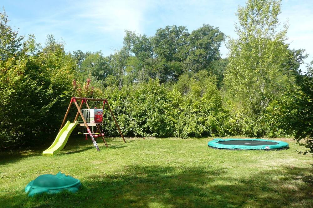 Photo of Outdoor in Saint-Aubin-de-Cadelech