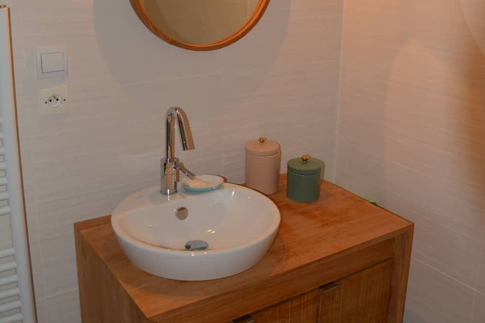 Photo of Bathroom in Talence