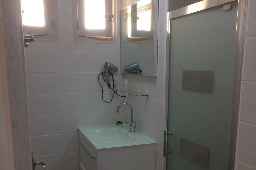 Photo of Bathroom in Availles-Limouzine