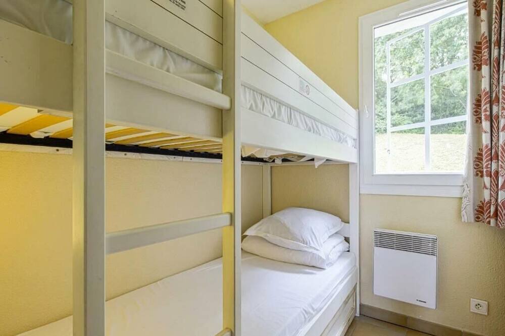 Photo of Bedroom in Behobie
