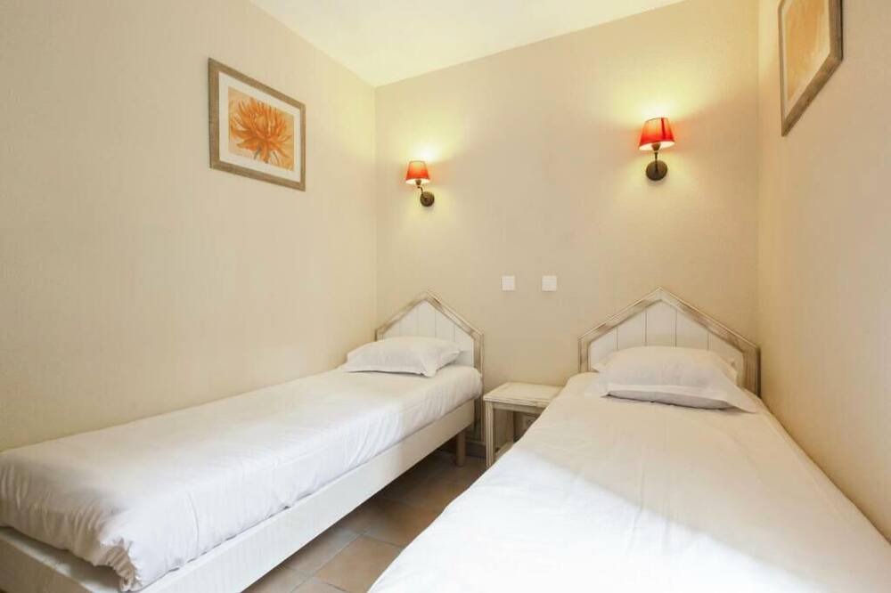 Photo of Bedroom in Behobie