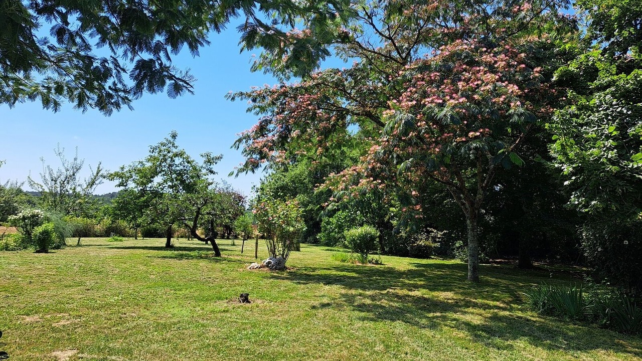 Photo of Outdoor in Saint-Pierre-de-Buzet