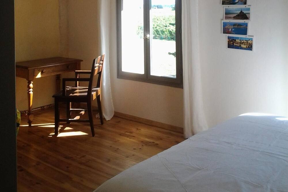 Photo of Bedroom in Saint-Emilion