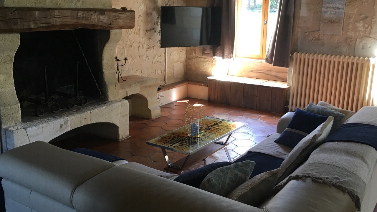 Photo of Livingroom in Villegouge