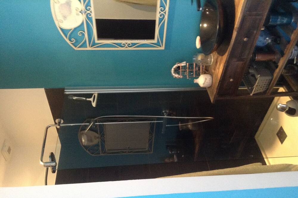 Photo of Kitchen in Montroy