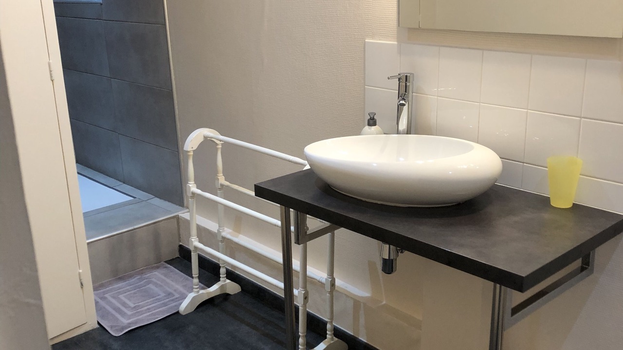 Photo of Bathroom in Vouneuil-sur-Vienne