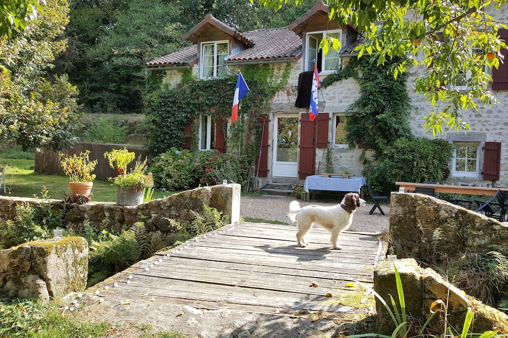 Photo of Outdoor in Pensol