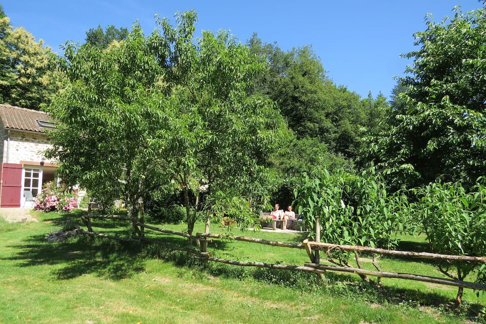 Photo of Outdoor in Pensol