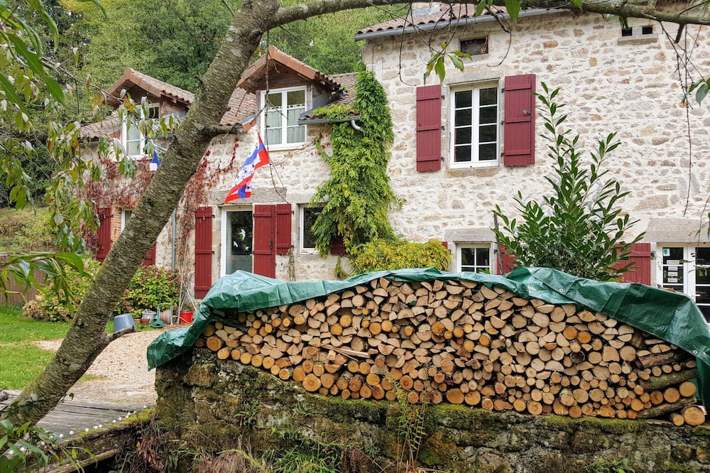 Photo of Outdoor in Pensol