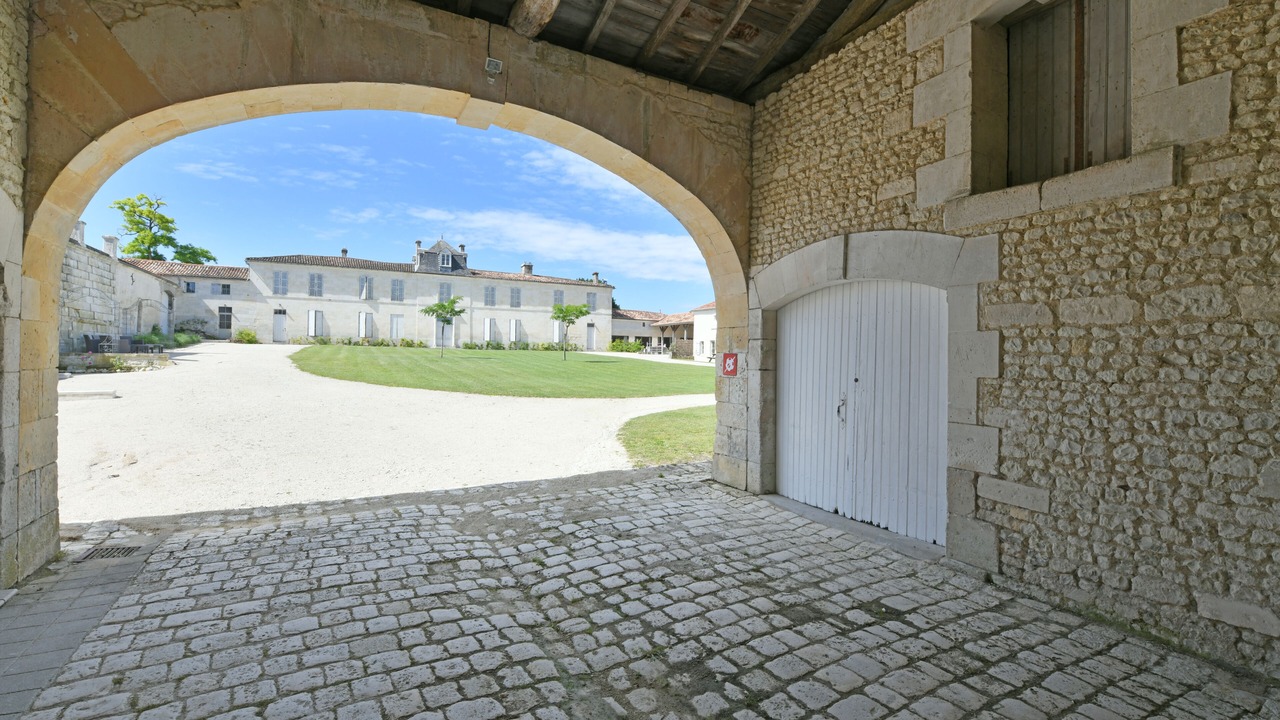 Photo of Outdoor in Reaux