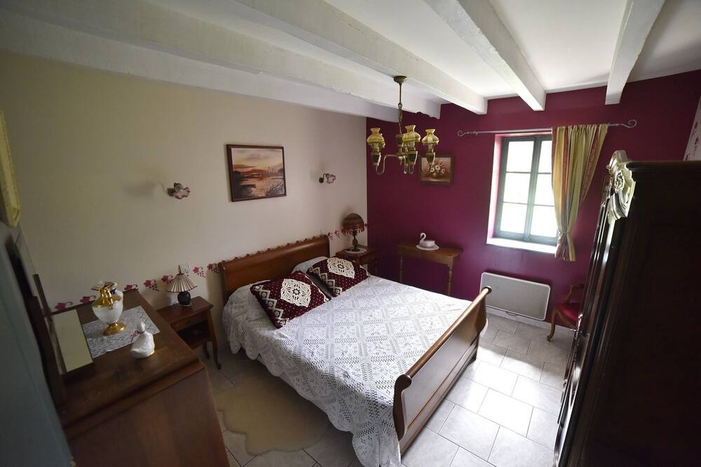 Photo of Bedroom in Poyanne