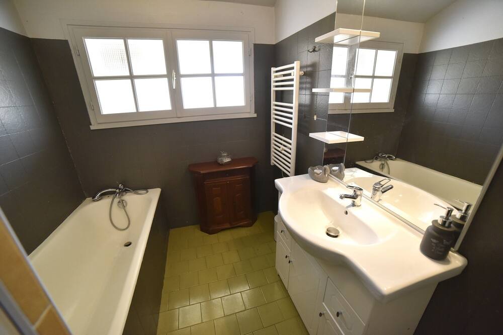 Photo of Bathroom in Poyanne