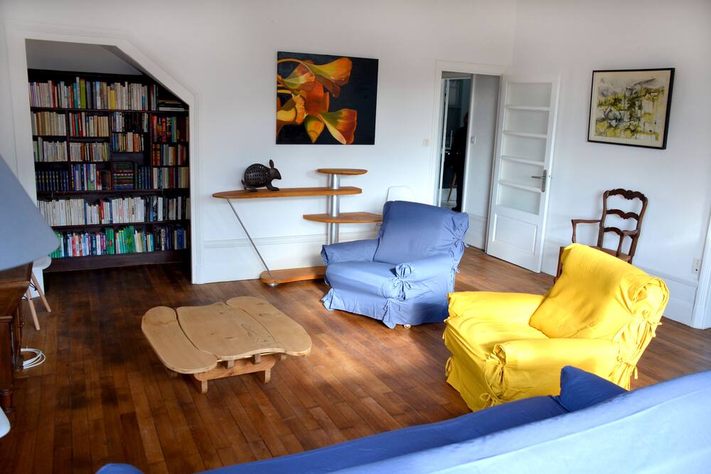 Photo of Livingroom in Montbron