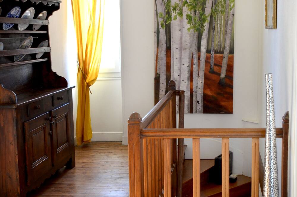 Photo of Livingroom in Montbron