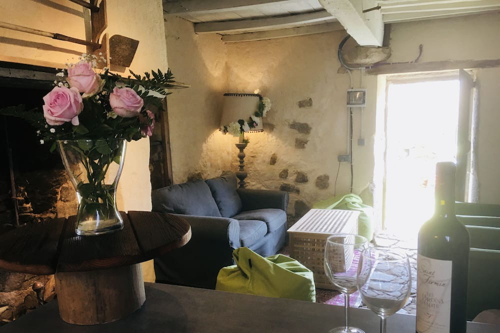 Photo of Livingroom in Auzances