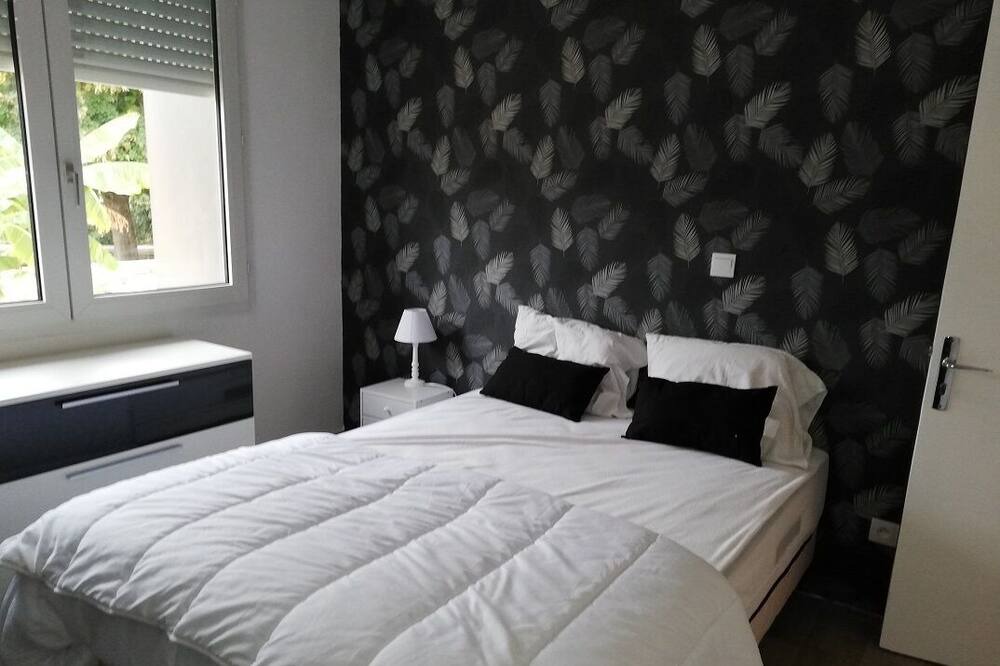 Photo of Bedroom in Saint-Loup-Lamaire