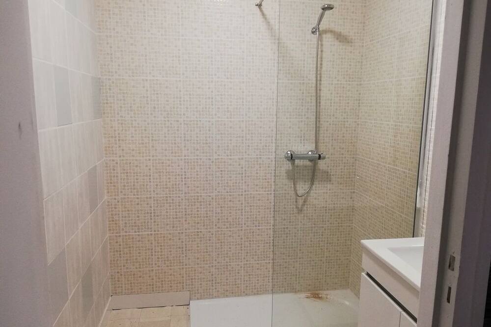 Photo of Bathroom in Saint-Loup-Lamaire