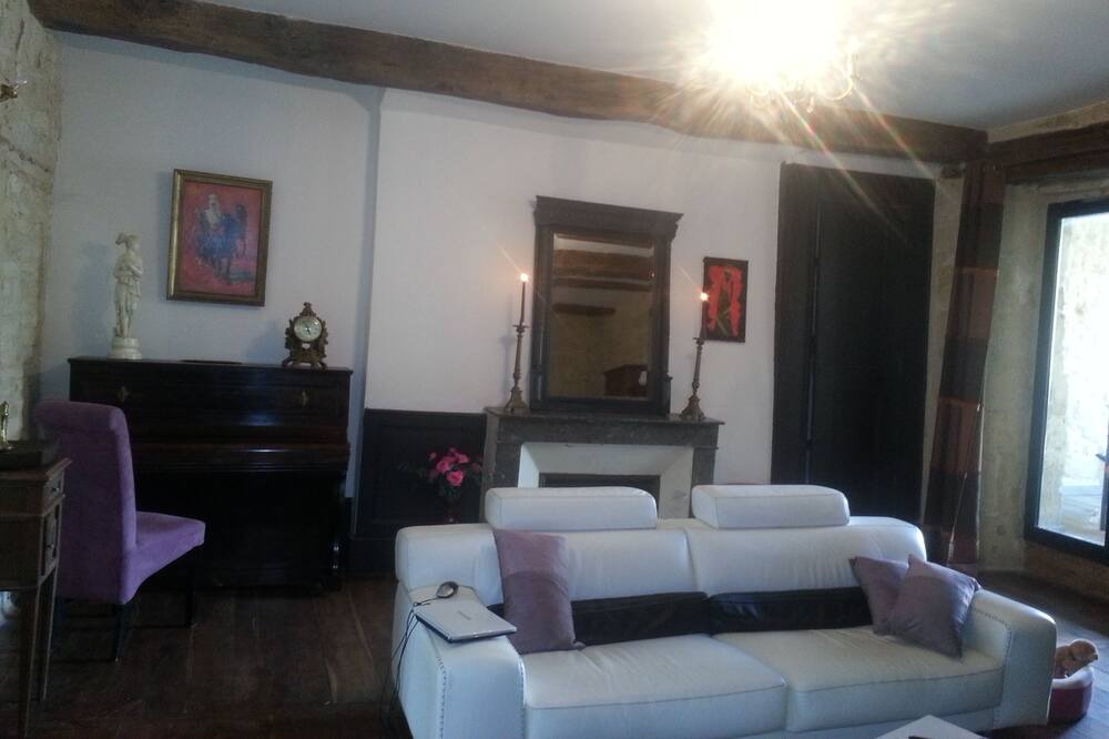 Photo of Livingroom in Excideuil