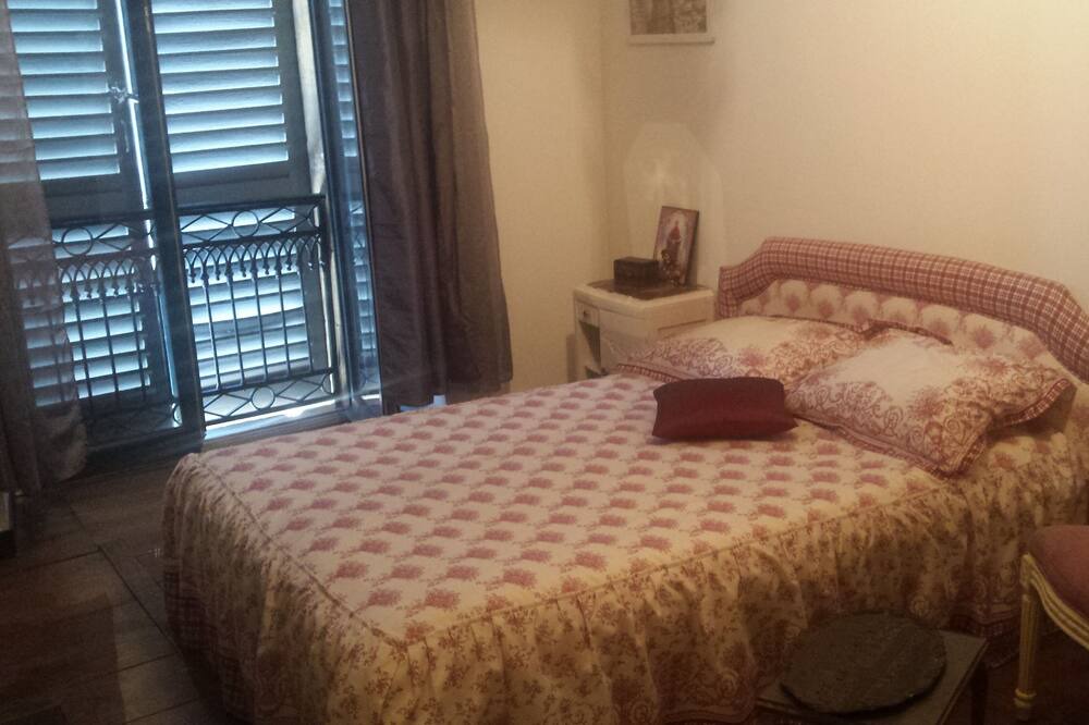 Photo of Bedroom in Excideuil
