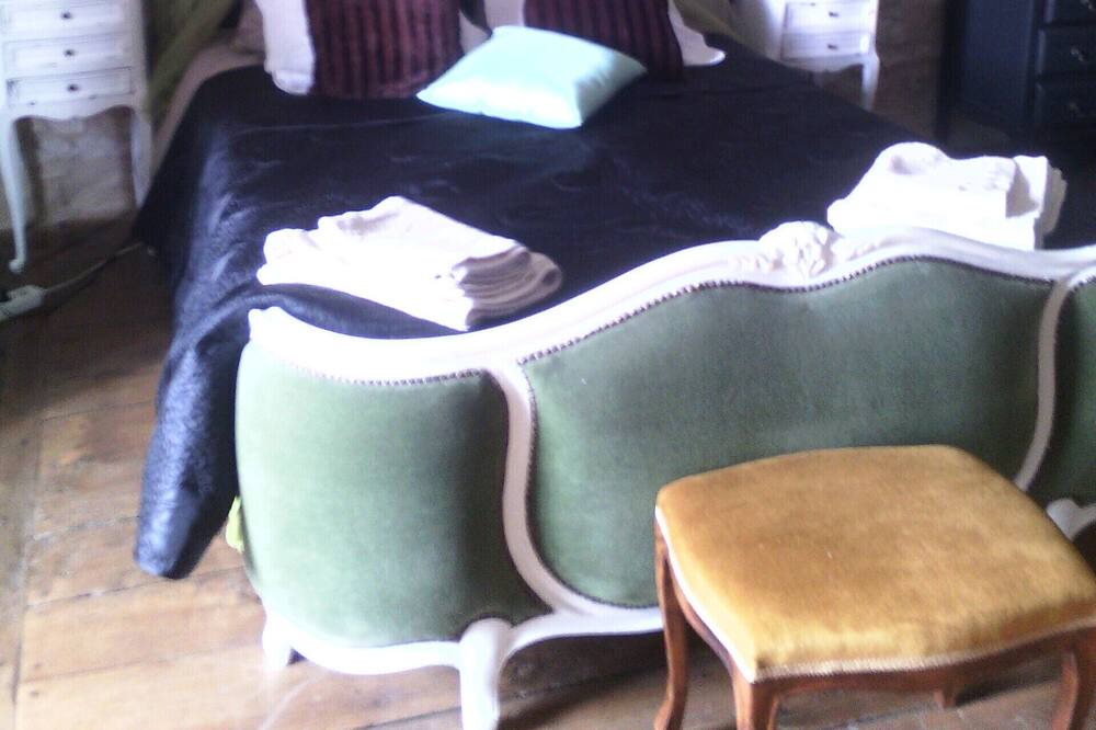 Photo of Bedroom in Excideuil