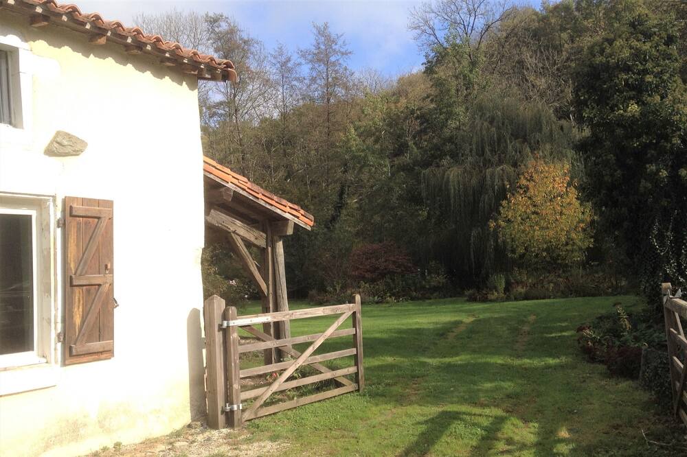 Photo of Outdoor in La Chapelle-Thireuil