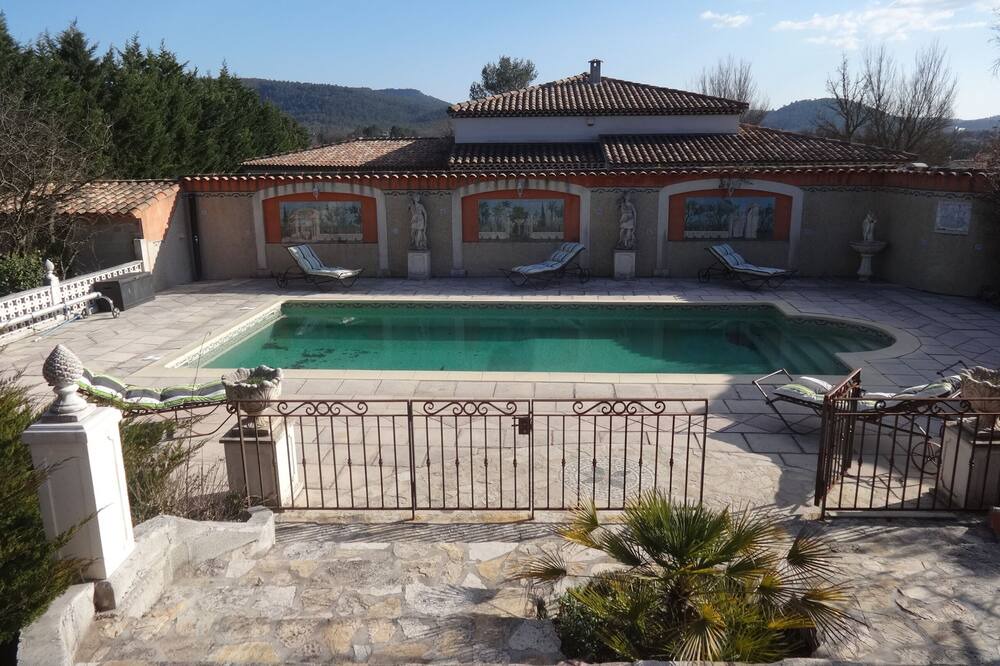 Photo of Outdoor in Forcalqueiret