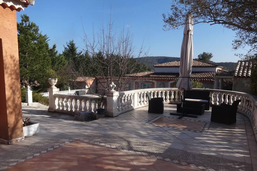 Photo of Patio Balcony in Forcalqueiret