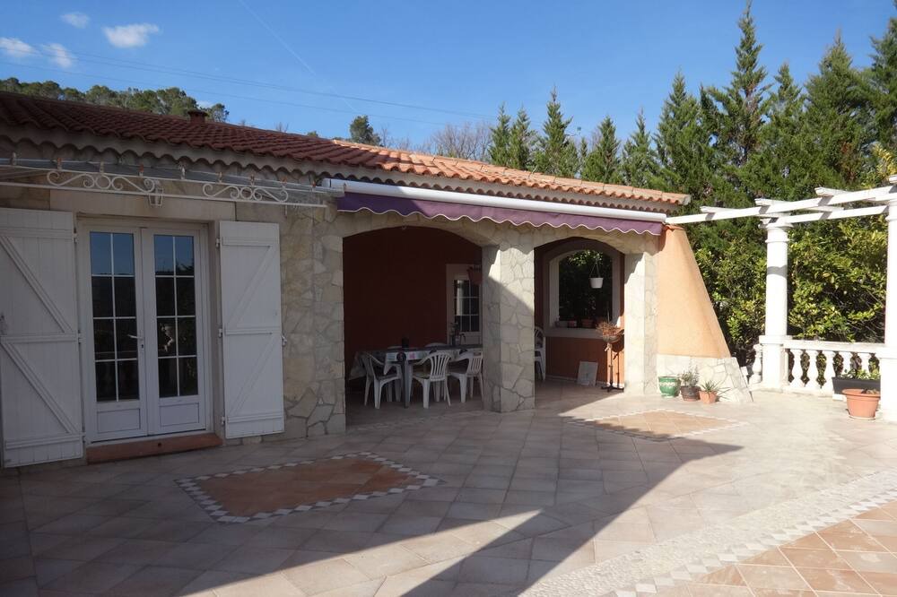 Photo of Patio Balcony in Forcalqueiret