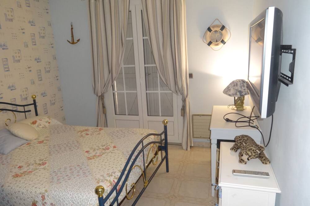 Photo of Bedroom in Forcalqueiret