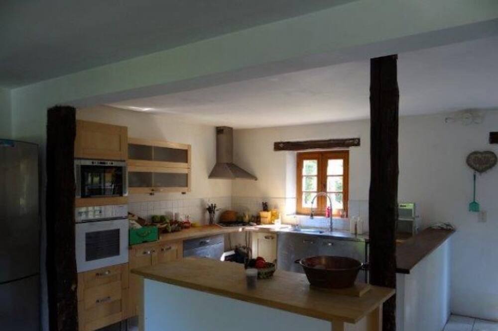 Photo of Kitchen in Saint-Amand-de-Coly