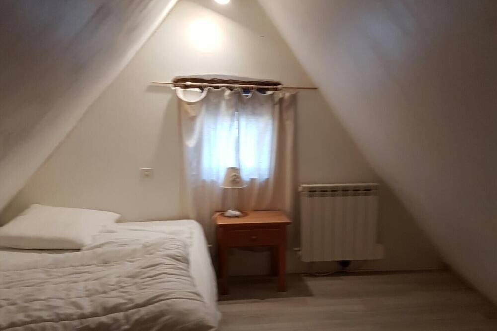 Photo of Bedroom in Saint-Amand-de-Coly