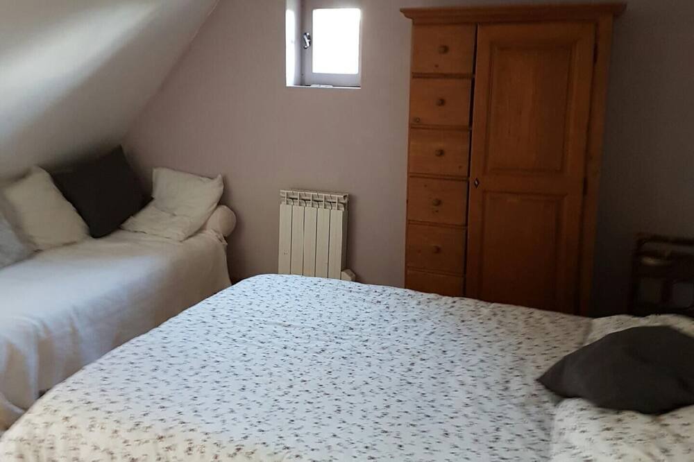 Photo of Bedroom in Saint-Amand-de-Coly