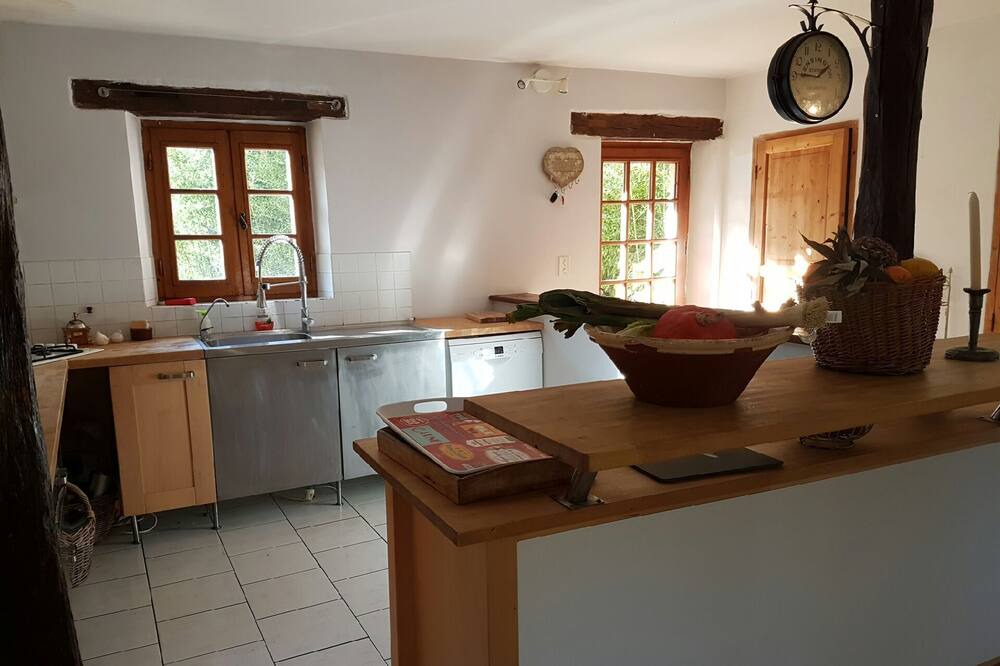 Photo of Kitchen in Saint-Amand-de-Coly