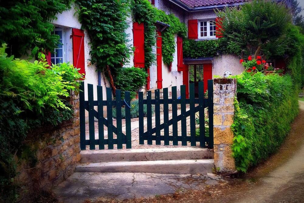 Photo of Others in Mauzac-et-Grand-Castang