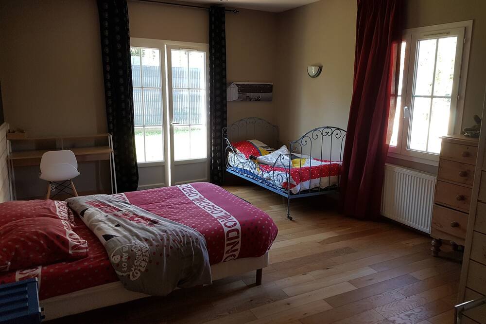Photo of Bedroom in Latresne