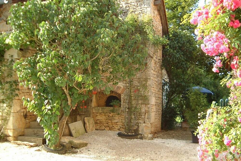 Photo of Outdoor in Chasseneuil-sur-Bonnieure