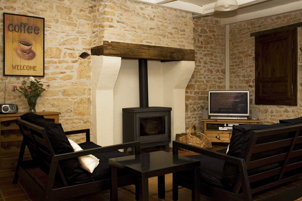 Photo of Livingroom in Chasseneuil-sur-Bonnieure