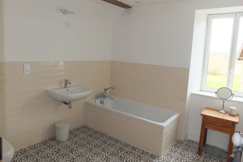 Photo of Bathroom in Sauvelade