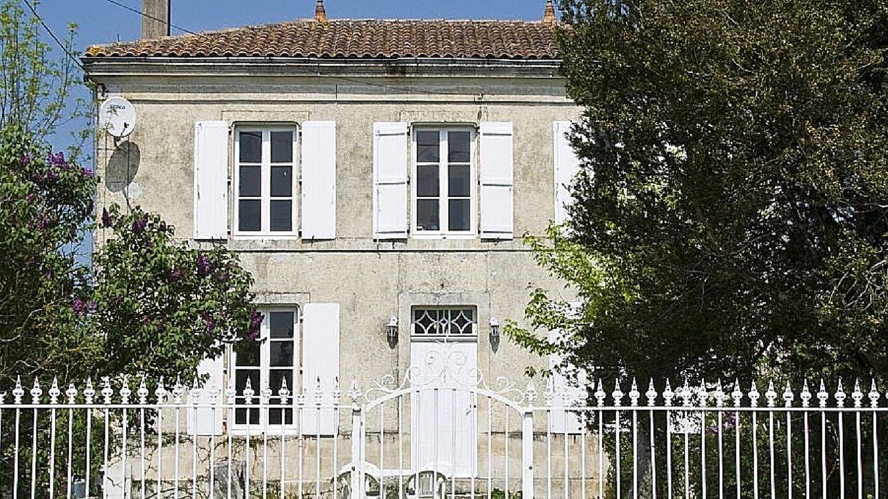 Photo of Outdoor in Villeneuve-la-Comtesse