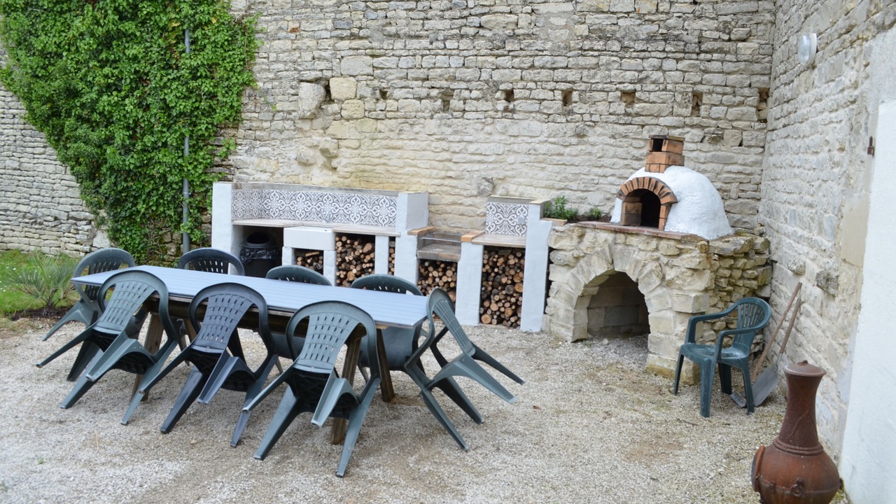 Photo of Outdoor in Villeneuve-la-Comtesse