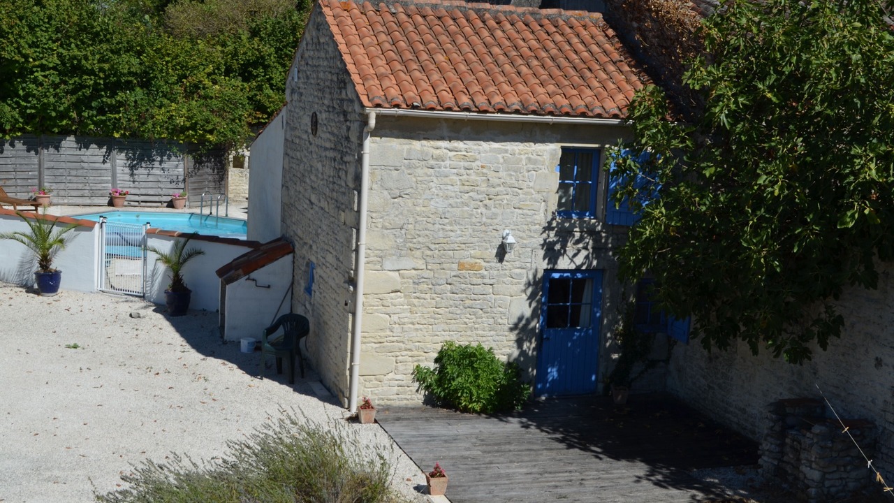 Photo of Outdoor in Villeneuve-la-Comtesse