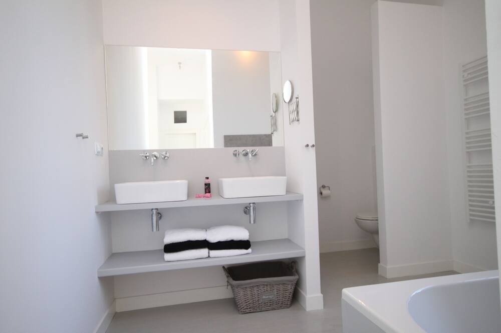 Photo of Bathroom in Laprade