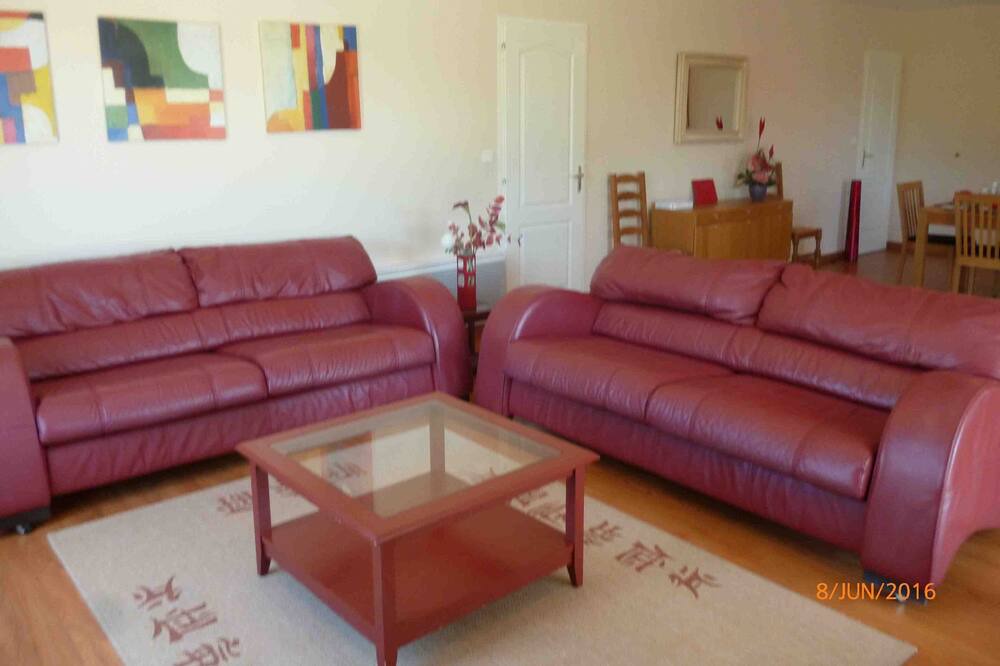 Photo of Livingroom in Mortagne-sur-Gironde